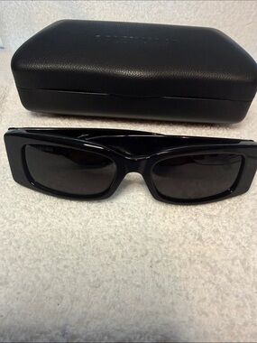 Authentic Balenciaga BB 260S 001 Black Rectangle Sunglasses
